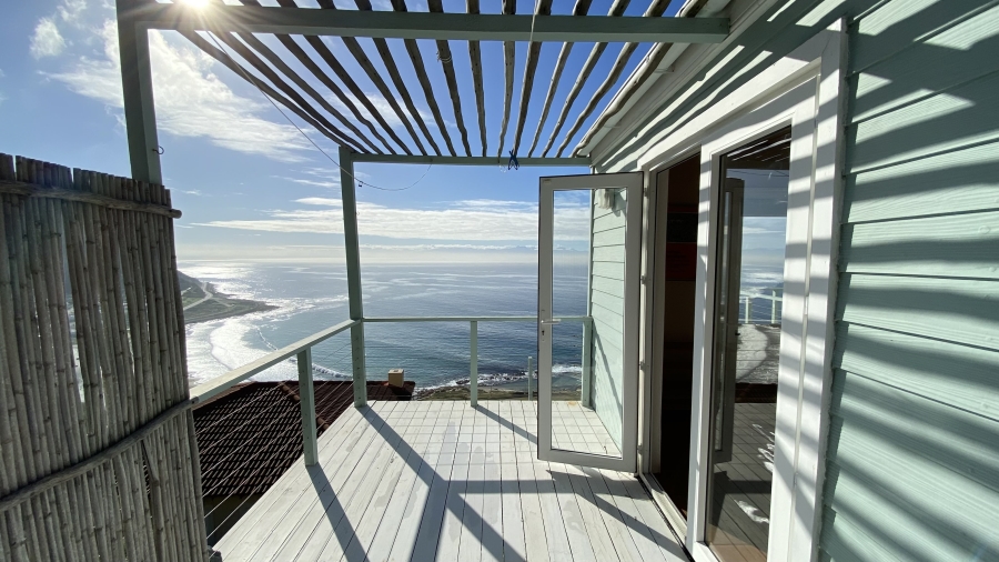 3 Bedroom Property for Sale in Cairnside Western Cape
